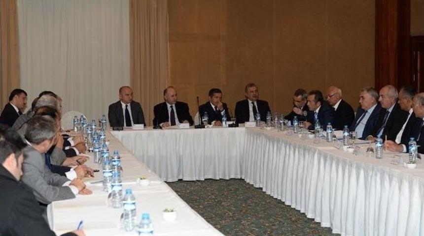 Vali Azizoğlu: &ldquo;erzurum&rsquo;da Şeker Pancarı &Uuml;retimini Artırmalıyız&rdquo;