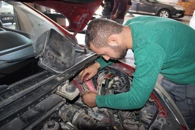 Kış Mevsiminde Ara&ccedil; Ak&uuml;s&uuml;ne Takviye Yapmayın 1