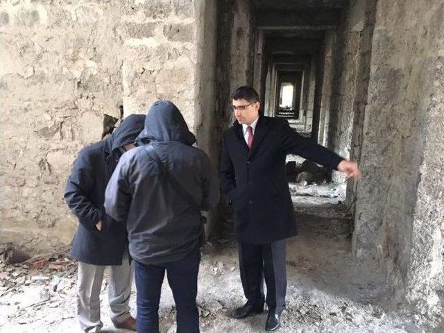 Susuz&rsquo;da Tarihi Kışla Binası&rsquo;nda Restorasyon &Ccedil;alışmalarına Başladı 1