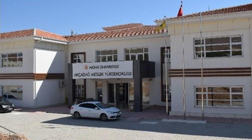 Yurt Sorunu Nedeniyle &Ouml;ğrenciler Kayıtlarını Sildirdi