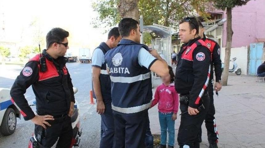 Polis Suriyeli Dilenci &Ccedil;ocukları Yakaladı