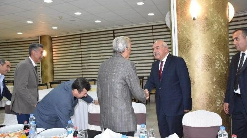 Vali İpek Muhtarlarla Buluştu