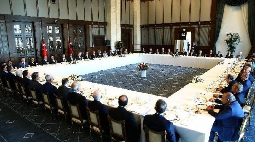 Cumhurbaşkanı Erdoğan, Doğu Ve G&uuml;neydoğu Kanaat &Ouml;nderleri İle Birlikte