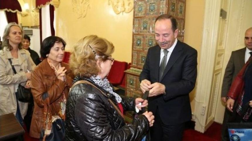 Edirne Belediyesinin &Uuml;cretsiz Kent Gezileri Devam Ediyor