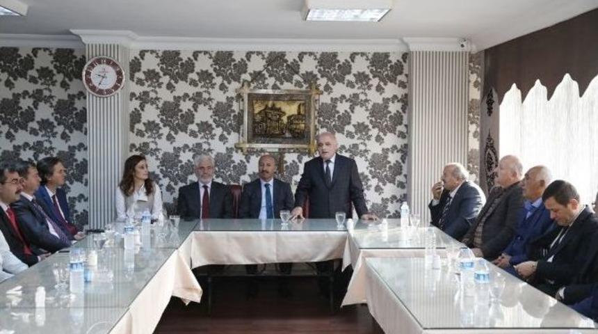 Sultangazi&rsquo;de Muhtarlar G&uuml;n&uuml; Kutlandı