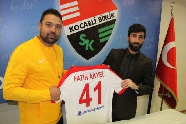 Kocaeli Birlikspor, Fatih Akyel İle 1 Yıl S&ouml;zleşme İmzaladı 1