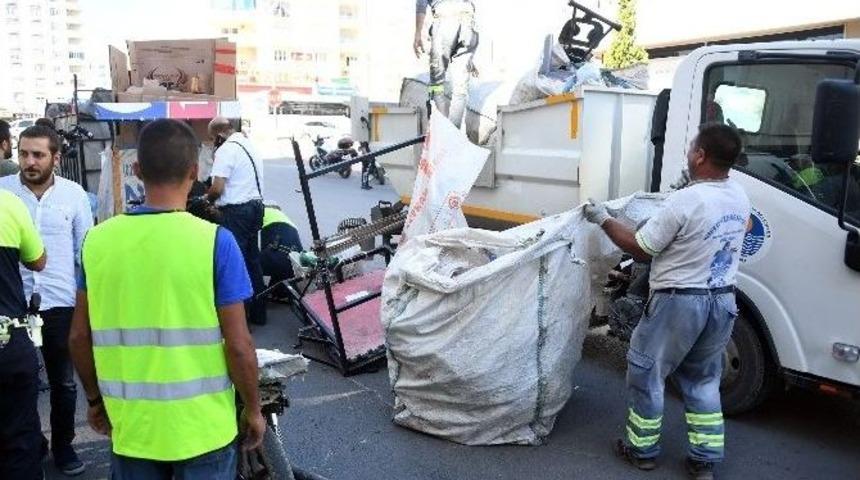 B&uuml;y&uuml;kşehir Belediyesi Zabıta Ekiplerinden Kağıt Toplayıcılarına Operasyon