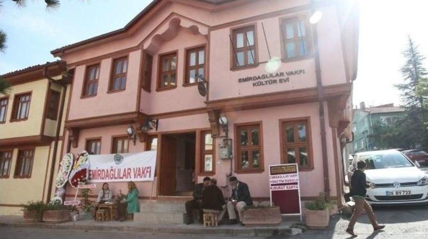 Başkan Kurt, Emirdağlılar K&uuml;lt&uuml;r Evi&rsquo;nin A&ccedil;ılışına Katıldı