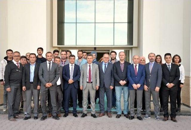 Vali Elban Üniversite Öğrencileriyle Buluştu 1