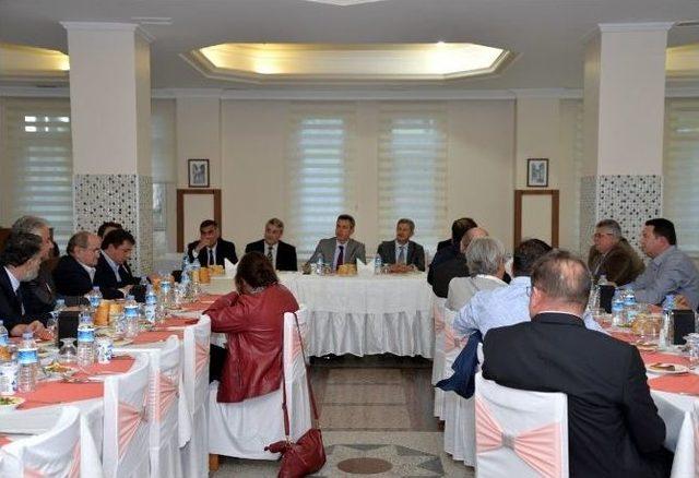 Vali Elban İş Adamlarıyla Buluştu 1