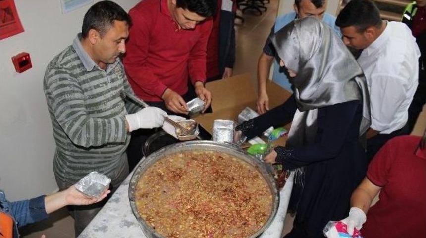 Anadolu Lisesinde Aşure Etkinliği