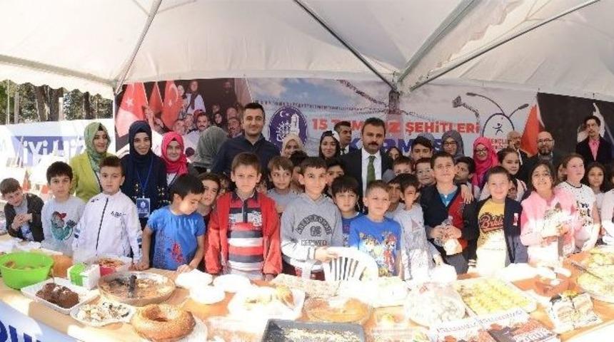 Gen&ccedil;lik Merkezlerinden 15 Temmuz Şehitleri İ&ccedil;in Kermes