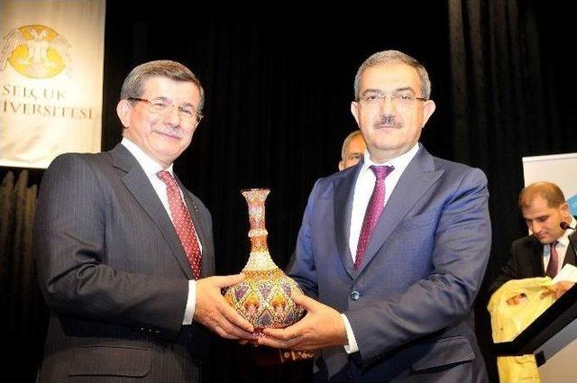 Eski Başbakan Ve Konya Milletvekili Davutoğlu Sel&ccedil;uk &Uuml;niversitesi&rsquo;nde 2