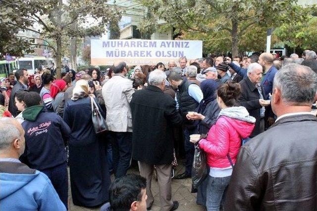 Ak Parti Tekirdağ İl Başkanlığı Tarafından Aşure Dağıtıldı