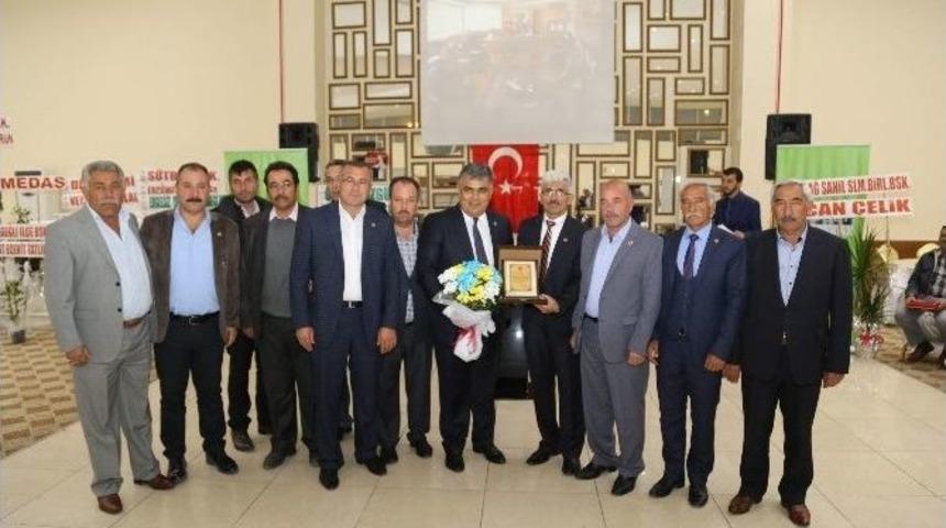 Başkan &Ouml;zg&uuml;ven&rsquo;den Muhtarlar Onuruna Yemek