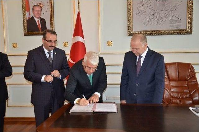 112 Acil Sağlık Hizmetleri İstasyonu Protokol&uuml; İmzalandı 1