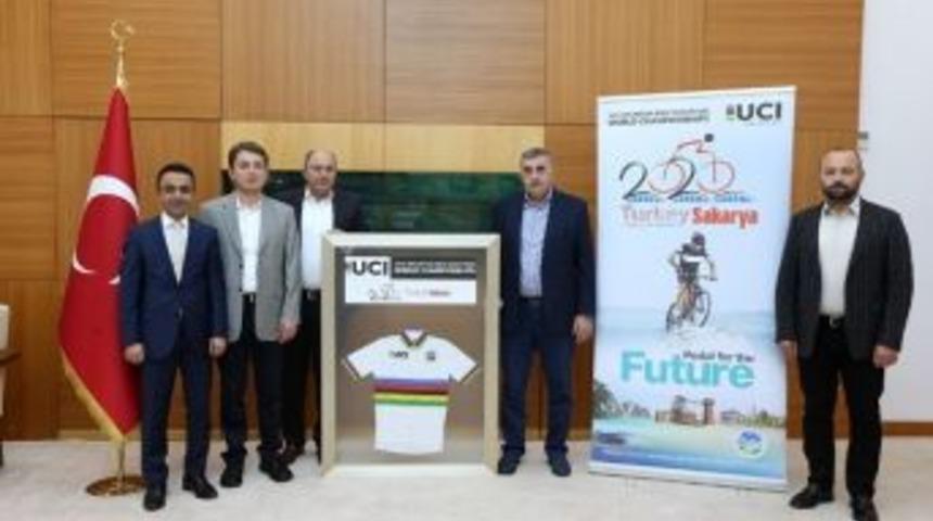 To&ccedil;oğlu, Dağ Maraton D&uuml;nya Şampiyonası Yetkililerini Ağırladı