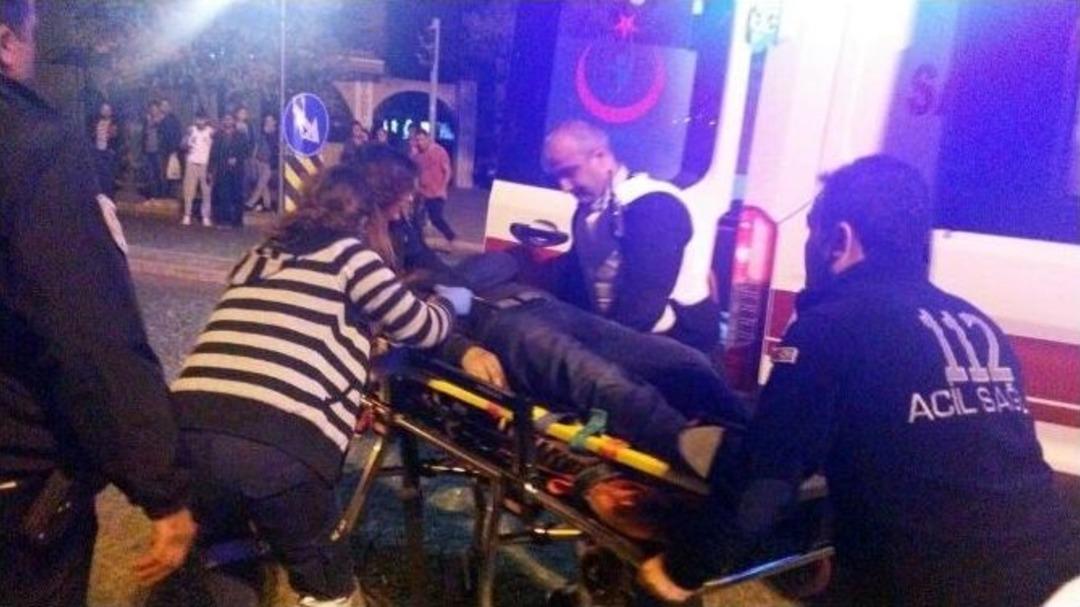 Elindeki Pompalı T&uuml;fekle Etrafa Rastgele Ateş A&ccedil;tı: 2 &Ouml;l&uuml; 1 Yaralı