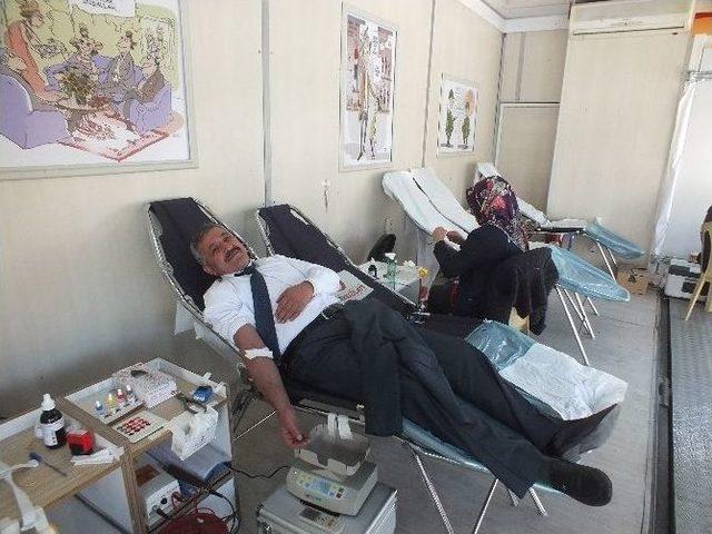 Malazgirt’te Kan Bağışı Kampanyası