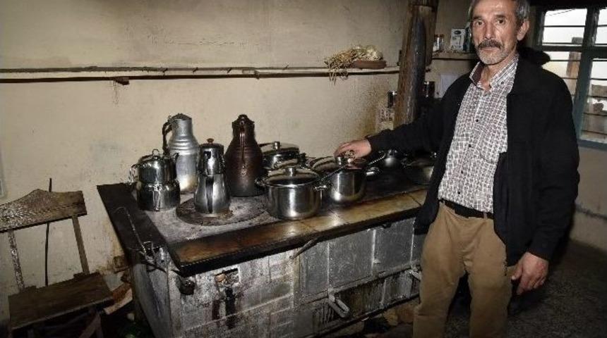 Bu Soba 52 Yıldır Yaz-kış Hiç Sönmedi