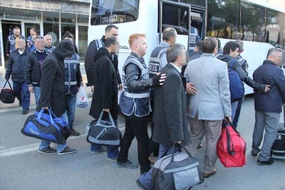 Fet&ouml; Operasyonunda G&ouml;zaltına Alınan 45 Kişi Adliyeye Sevk Edildi