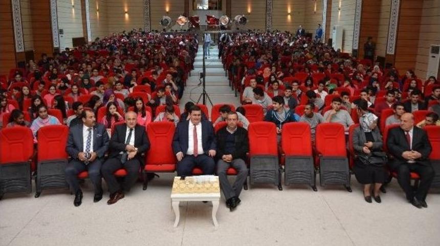 Uyuşturucunun Zararları Tiyatro İle Anlatıldı