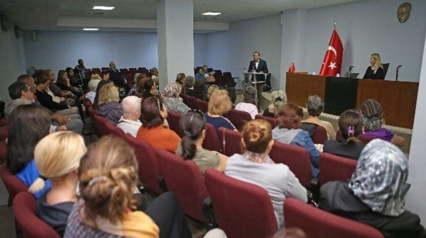 Karşıyaka&rsquo;da Meme Kanseri Anlatıldı