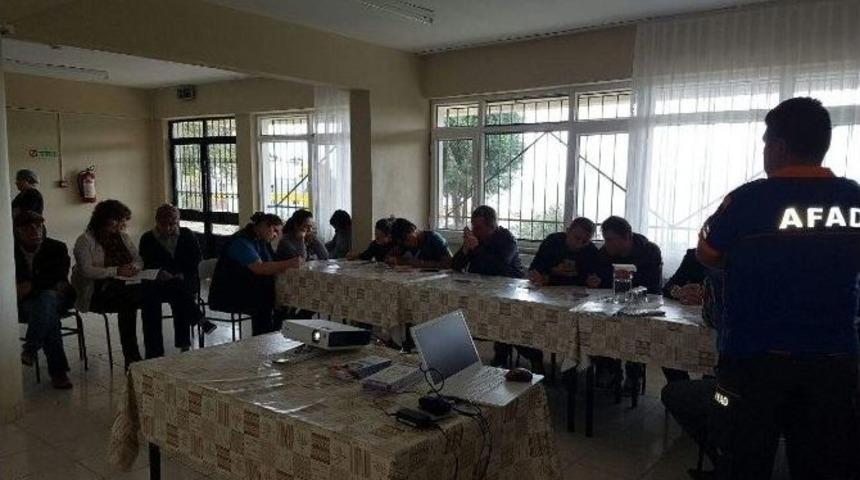 &Ccedil;ocuk Destek Merkezi Personeline Afet Bilinci Eğitimi