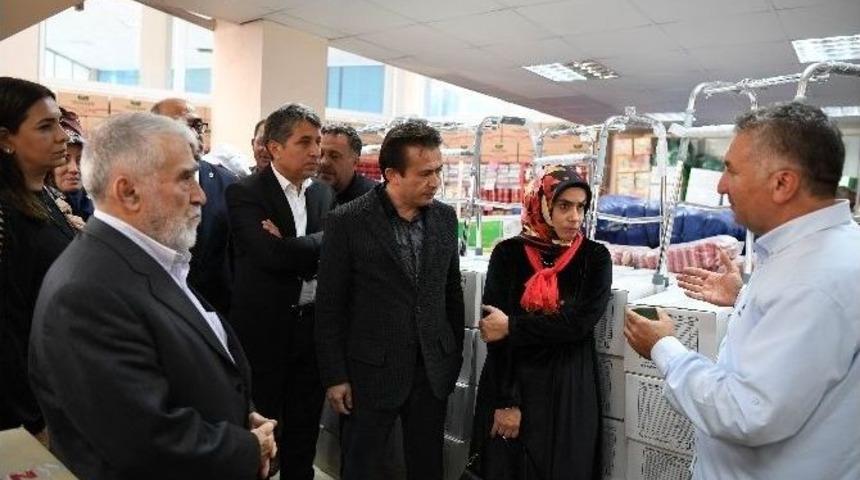 Tuzla Belediyesi, Sosyal Belediyecilik Hizmetlerini Kırıkhan&rsquo;a Da Taşıdı