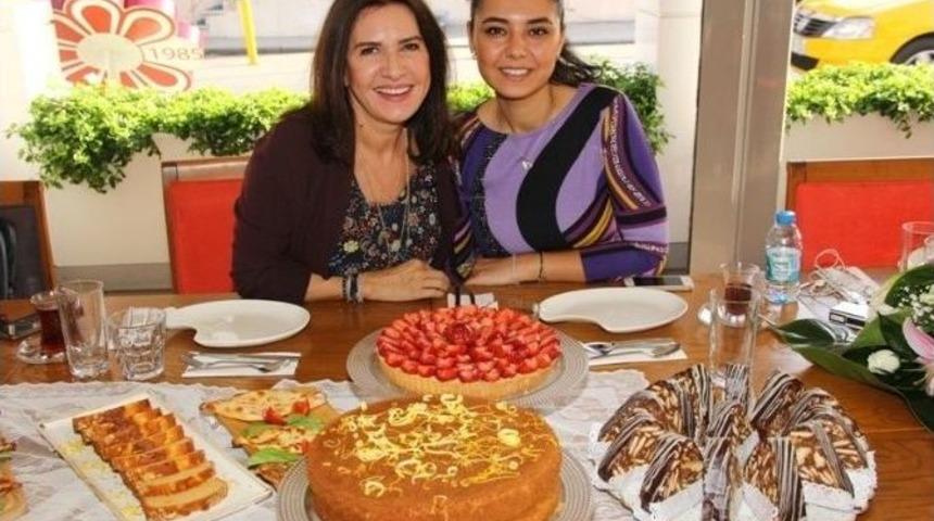 Kır&ccedil;i&ccedil;eği&rsquo;nde &rsquo;&ccedil;ay Saati-kahve Keyfi&rsquo;