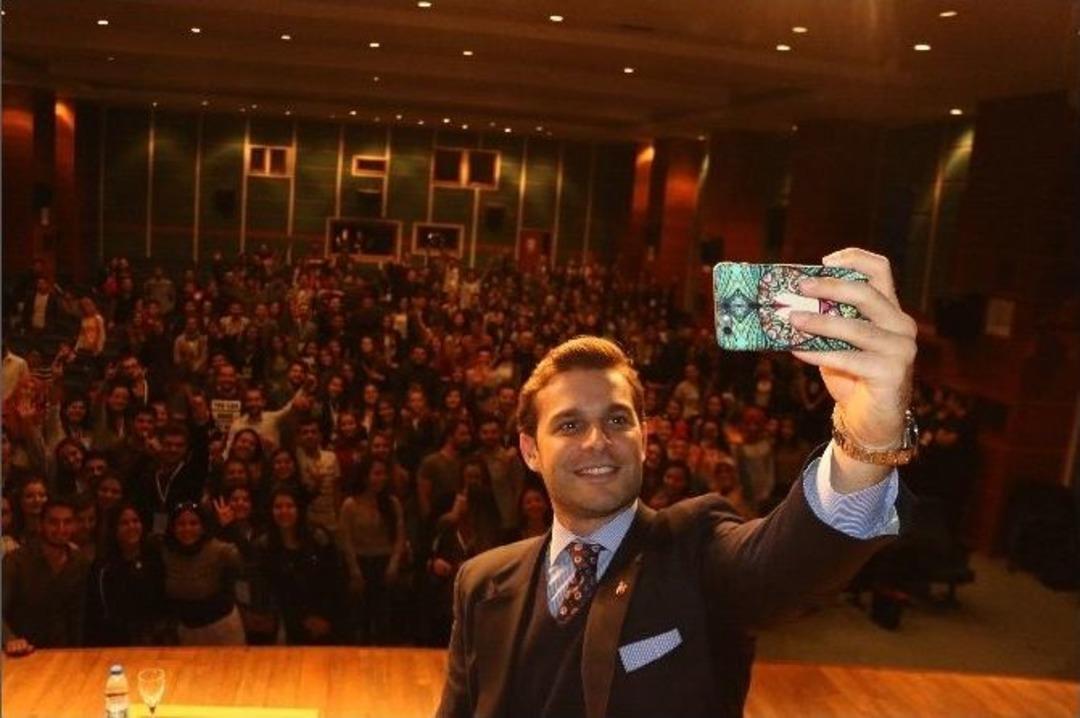 Oyuncu Mehmet Aslan, Uyuşturucu İle M&uuml;cadelesini Anlattı