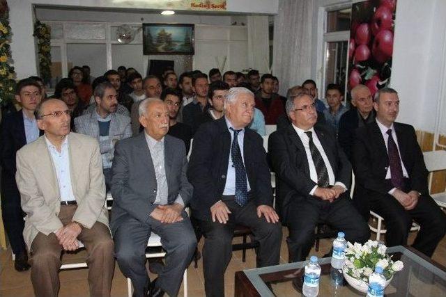 K&uuml;tahya Huzur &Ouml;ğrenci Yurdu&rsquo;nda &rsquo;yakın Tarihimizdeki Darbeler&rsquo; Konulu Konferansı 1