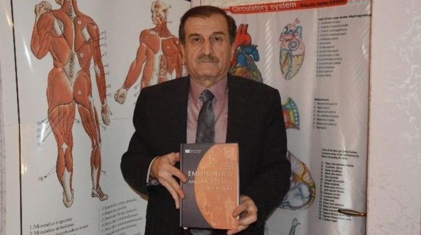 D&uuml; Profes&ouml;r&uuml; Hazırladı, Avrupa Okuyor