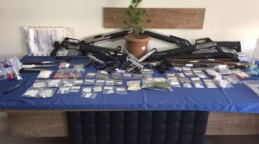 Kayseri&rsquo;de Uyuşturucu Operasyonu: 32 G&ouml;zaltı