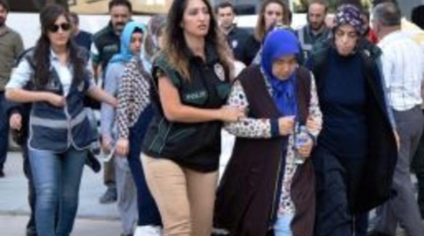 Fet&ouml; Operasyonunda 30 &Ouml;ğretmen Tutuklandı