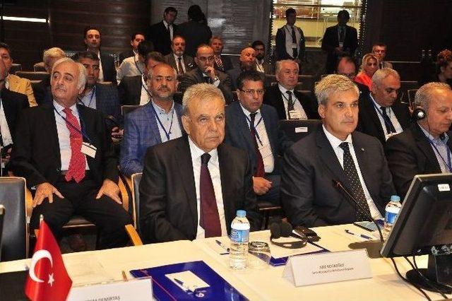 D8 &Uuml;yesi &Uuml;lkelerden İzmir&rsquo;de B&uuml;y&uuml;k Zirve 1