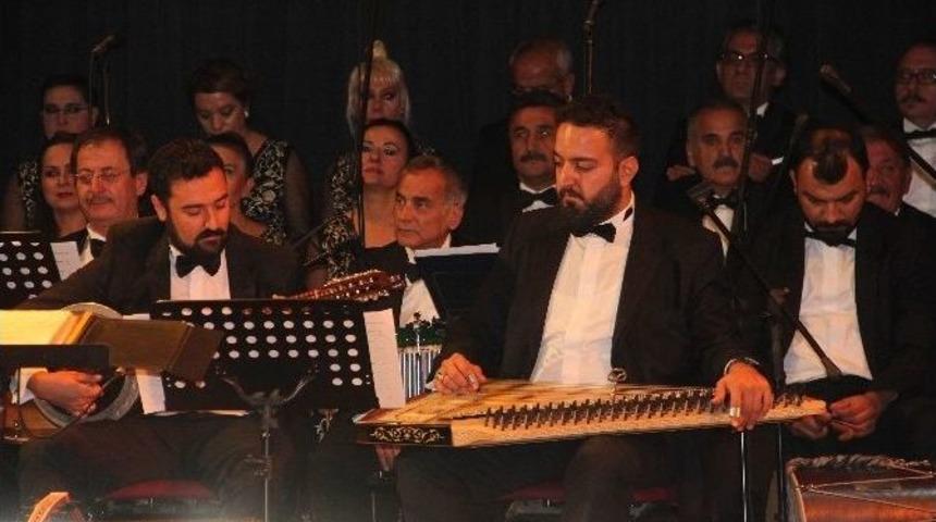 Ankara Devlet T&uuml;rk M&uuml;ziği Korosu Elazığ&rsquo;da Konser Verdi