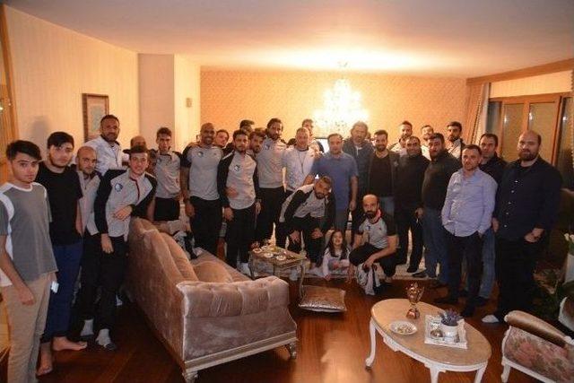 Bb Erzurumspor Kafilesinden Başkan Demirhan&rsquo;a Vefa Ziyareti 2