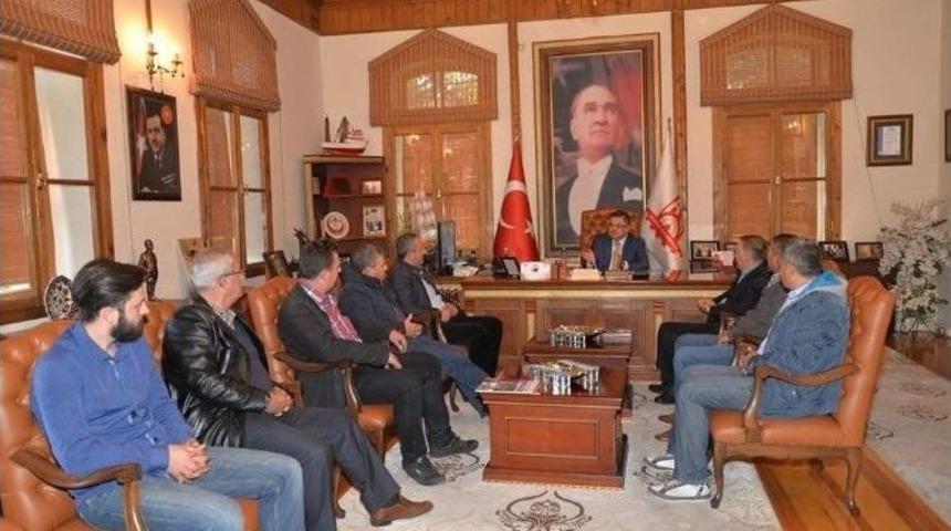 M Plakalı Minib&uuml;s&ccedil;&uuml;lerden Başkan Yağcı&rsquo;ya Ziyaret