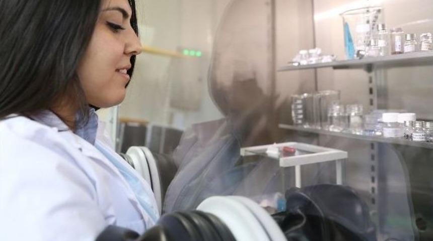 Doktora &Ouml;ğrencisi Cengiz: "li-s Batarya, D&uuml;nyayı Kurtaracak"