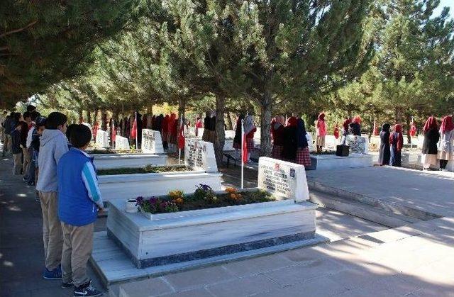 Sivas’ta Öğrencilerden 15 Temmuz Şehitlerine 15 Hatim Duası
