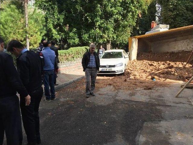 Erenk&ouml;y&rsquo;de Kamyon Dorsesi Devrildi, Bir İş&ccedil;i &Ouml;ld&uuml; 2