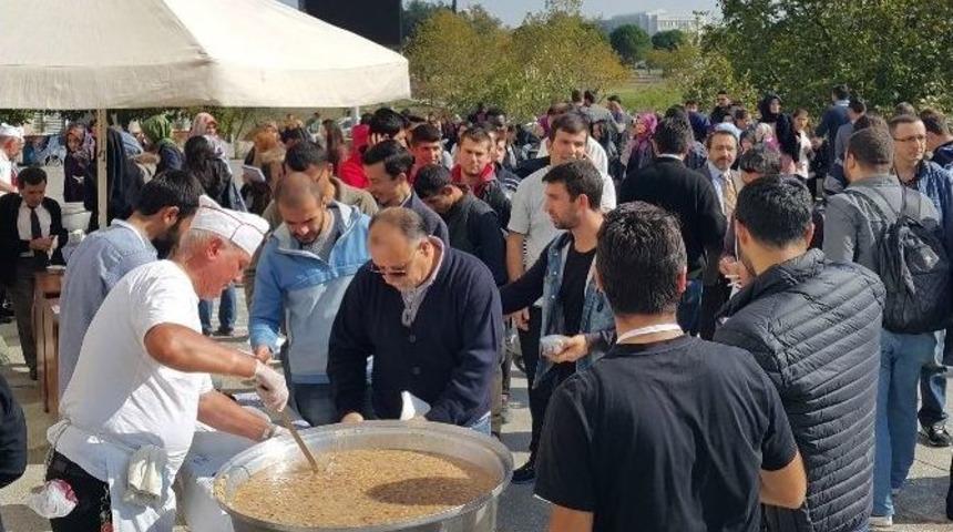 Uludağ &Uuml;niversitesi&rsquo;nde Aşure İkramı