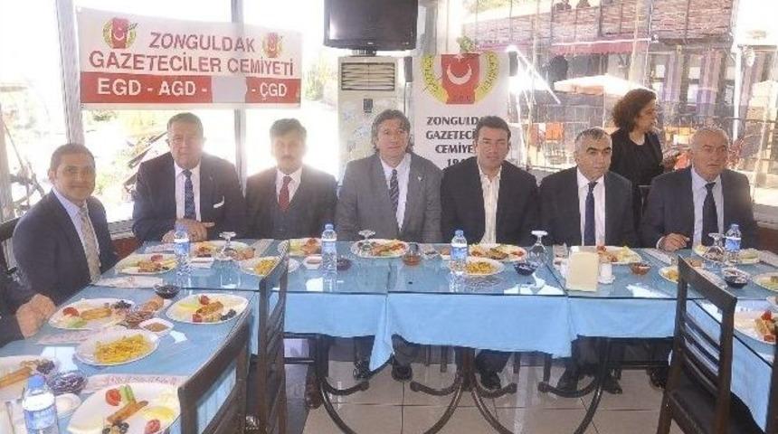 Ulupınar, Gazetecilerle Kahvaltıda Buluştu