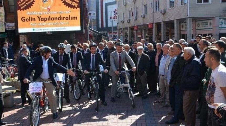 &Ccedil;aycuma Belediyesi Personeline Bisiklet Dağıttı