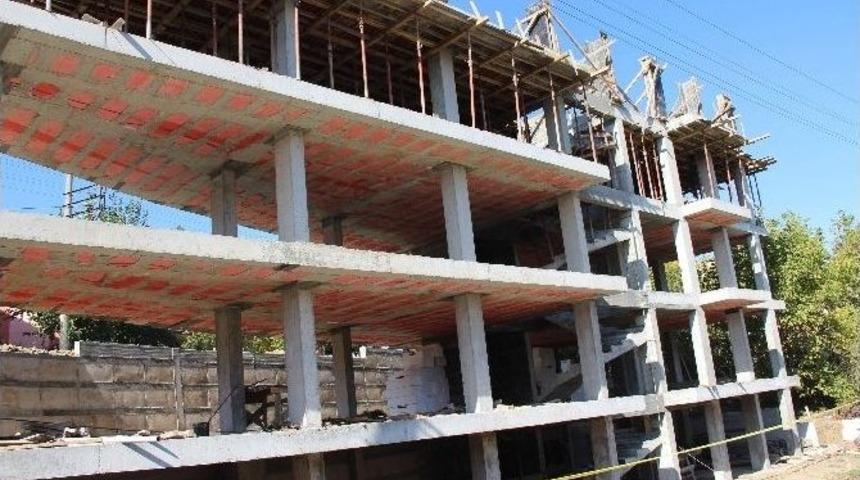 İnşaattan D&uuml;şen İş&ccedil;i &Ouml;ld&uuml;