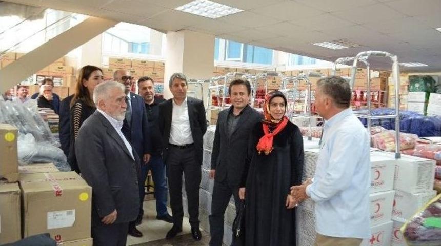 Tuzla Belediyesi Sosyal Belediyecilik Hizmetlerini Kırıkhan&rsquo;a Taşıdı