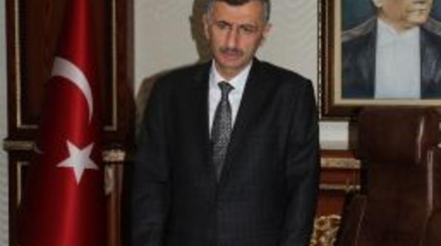 Rize&rsquo;de Vali Bektaş&rsquo;ın Silah Ruhsatı Şaşkınlığı