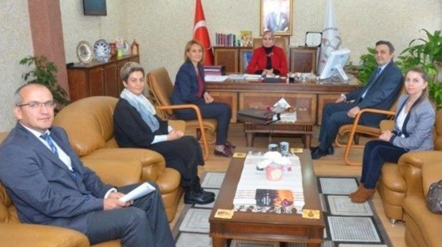 Eskişehir Kızılay Kan Bağış Merkezinden İl M&uuml;d&uuml;r&uuml; Durmuş&rsquo;a Ziyaret