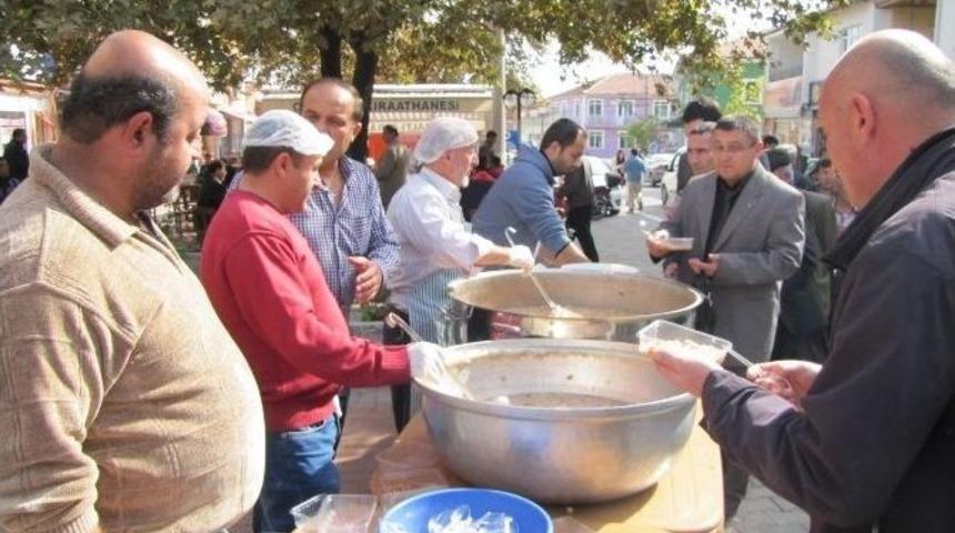 Hisarcık Gen&ccedil;lik Hizmetleri Ve Spor İl&ccedil;e M&uuml;d&uuml;rl&uuml;ğ&uuml;&rsquo;nden Aşure İkramı